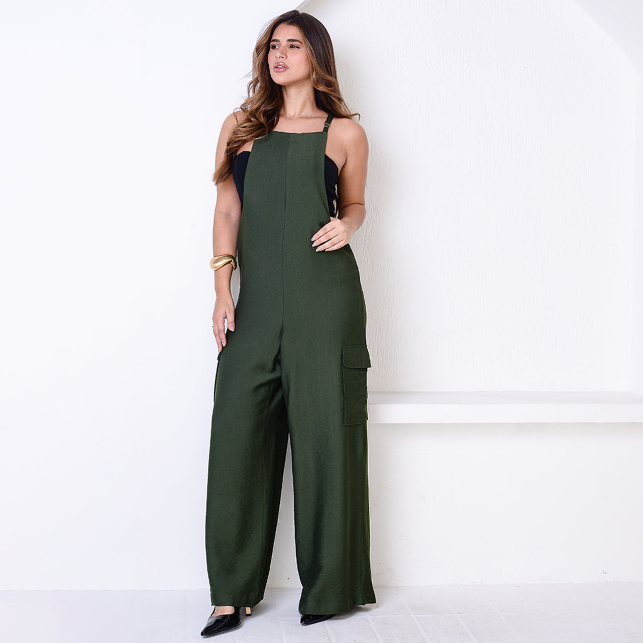 Jardineira de Viscose com Bolsos BBonnie Liz Verde Militar