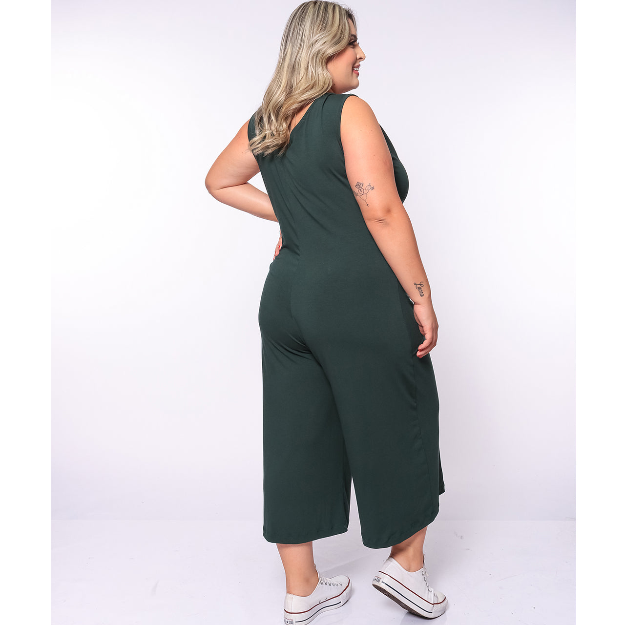 Macacão Pantacourt de Alças e Bolsos BBonnie Carla