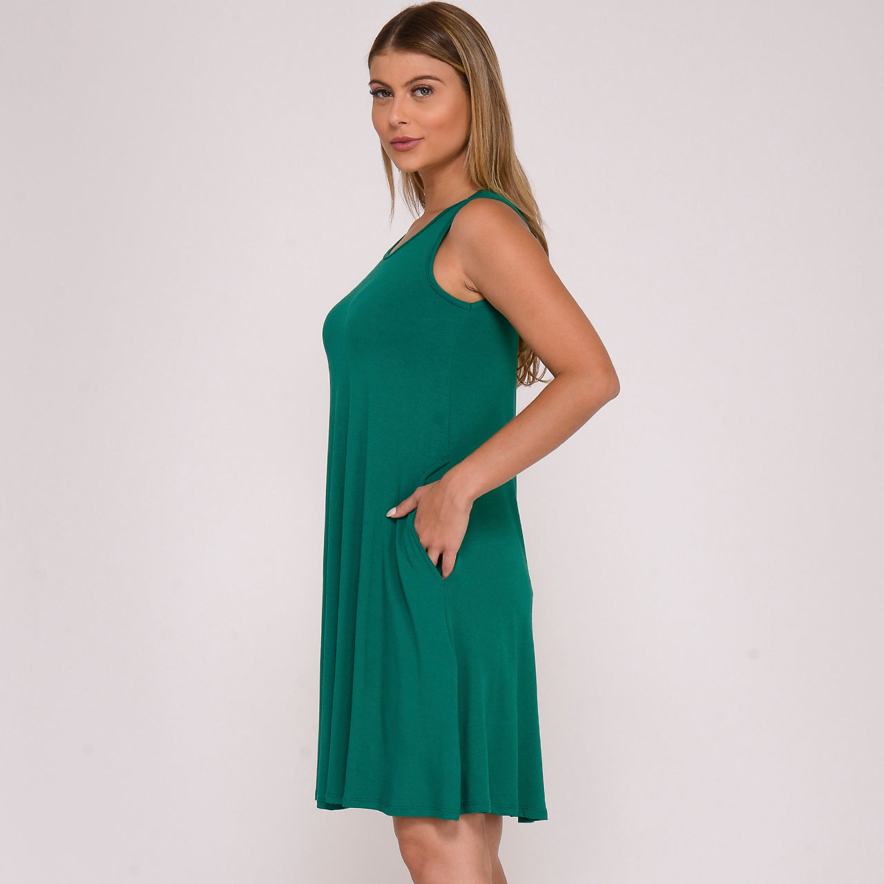 Vestido Curto Trapézio Sem Manga BBonnie Sophia