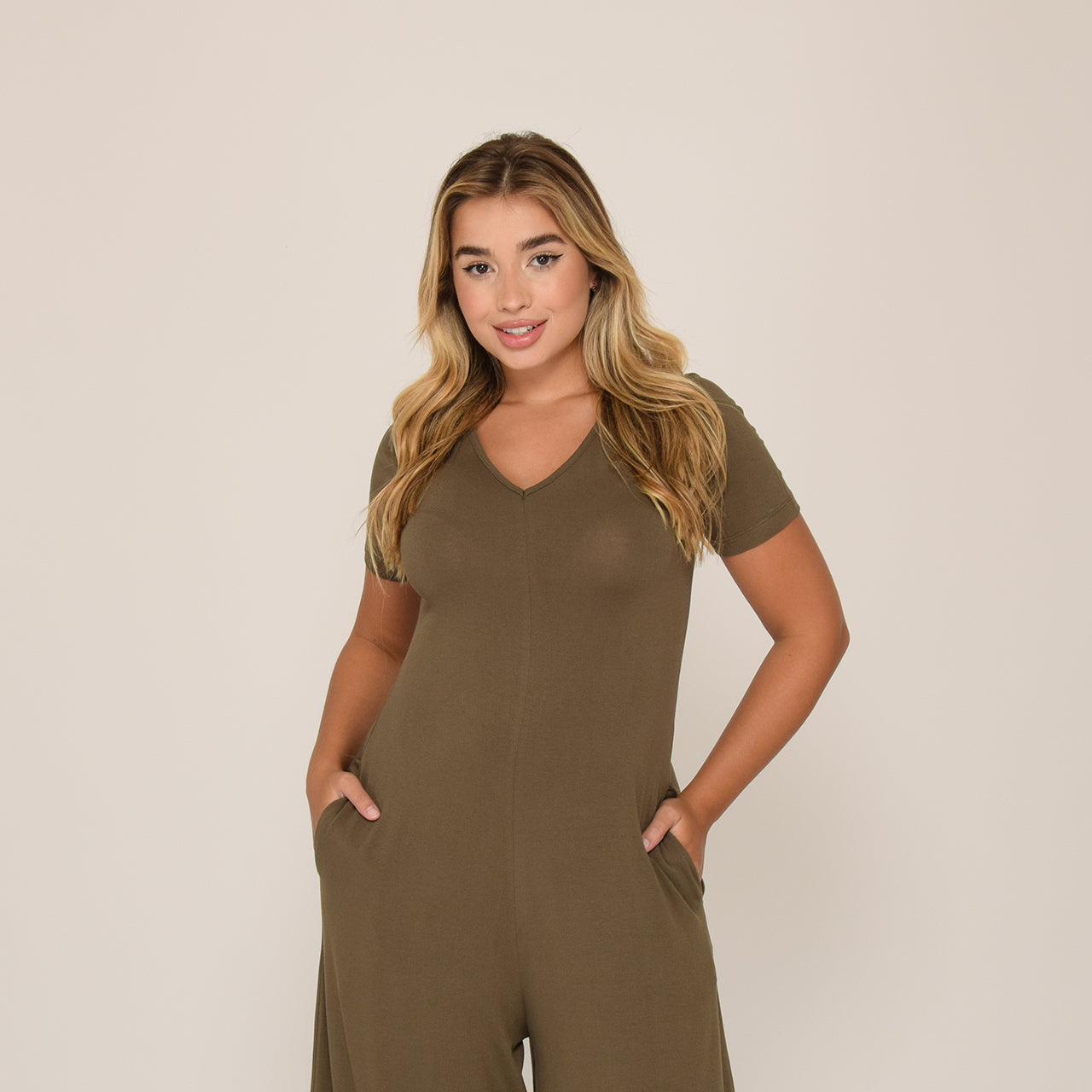 Macacão Pantalona M/C Bolsos BBonnie Esther Verde Militar