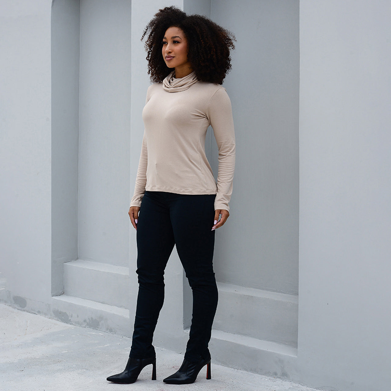 Blusa Gola Rolê Manga Longa BBonnie Lorena Bege