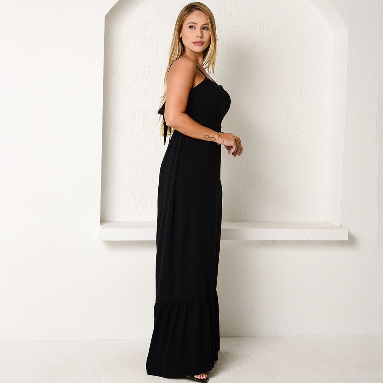 Vestido Longo com Decote nas Costas e Babado BBonnie Anelise Preto