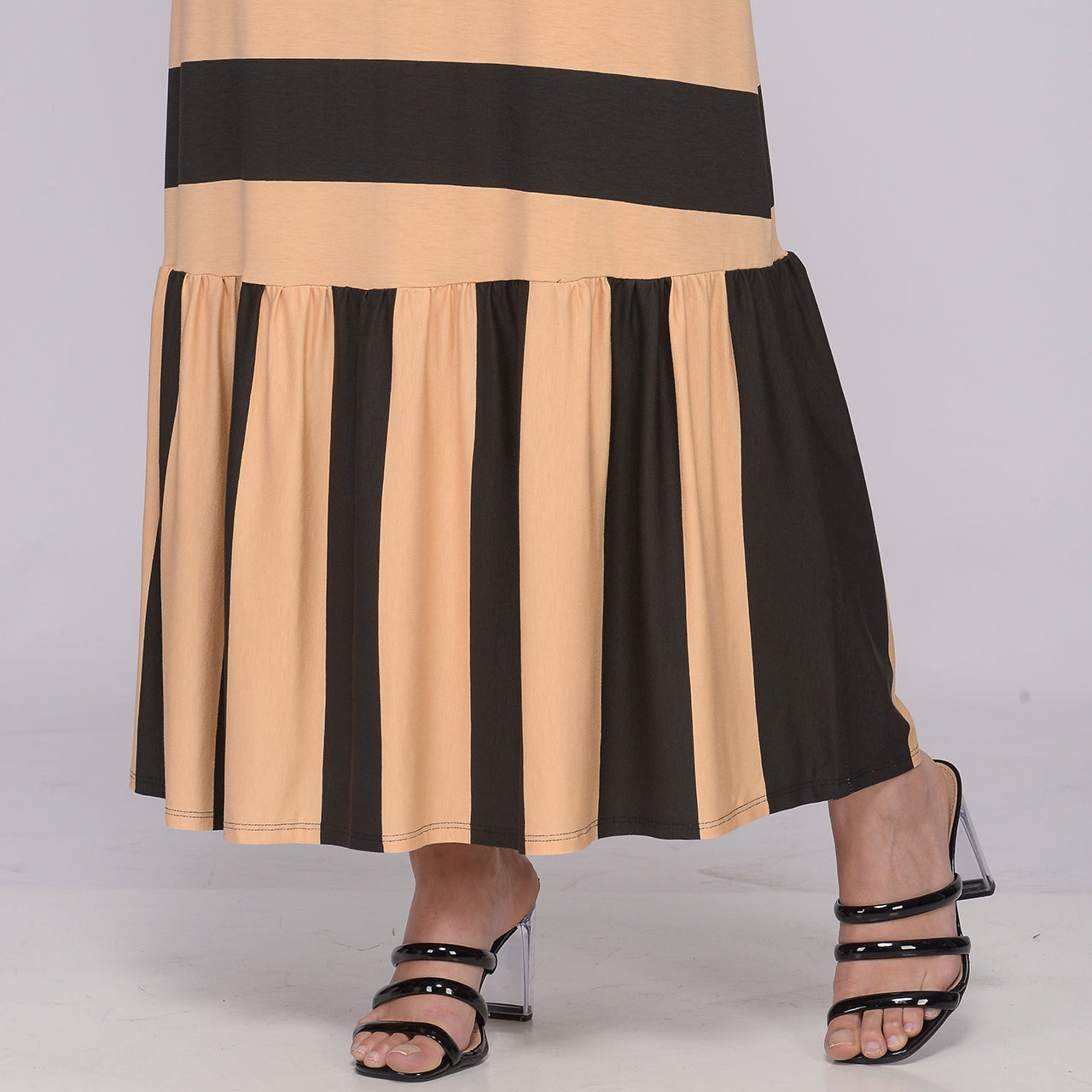 Vestido Longo de Alças Finas e Barra Rodada BBonnie Muriel Listra Bege