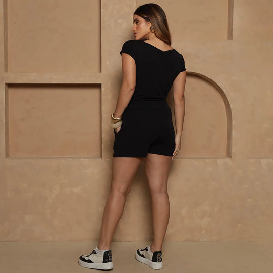 Macaquinho Bella BBonnie Feminino em Viscose com Bolsos Preto