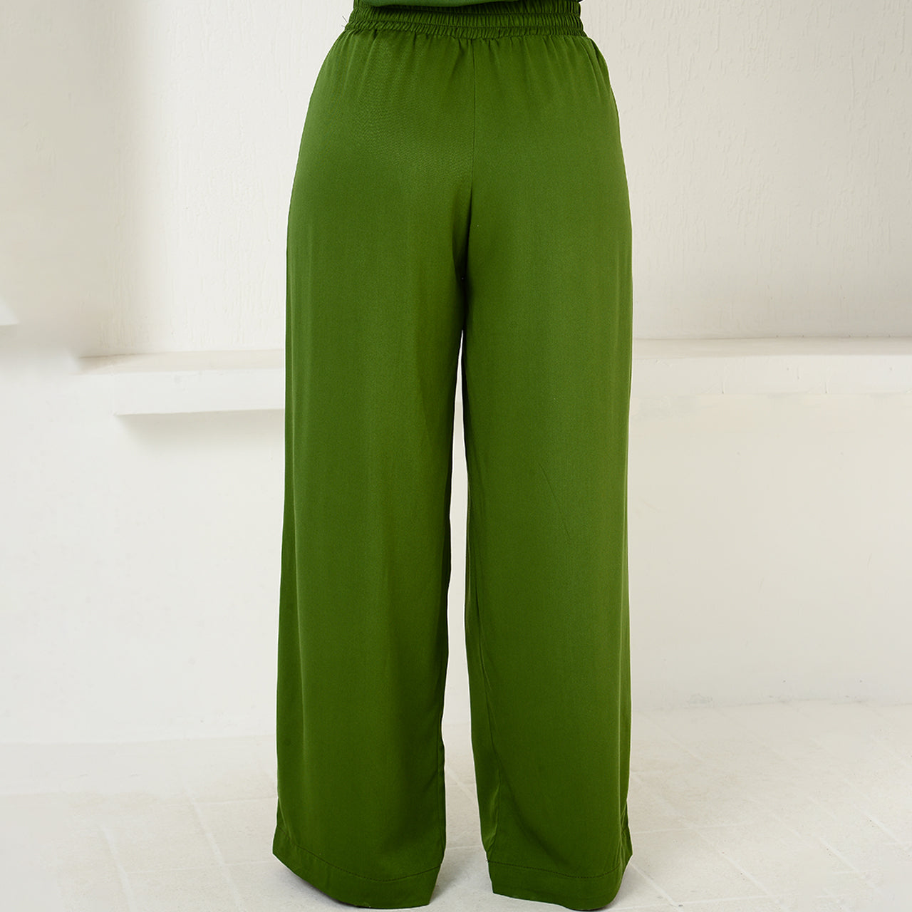 Calça Pantalona em Viscose BBonnie Manu Verde Militar