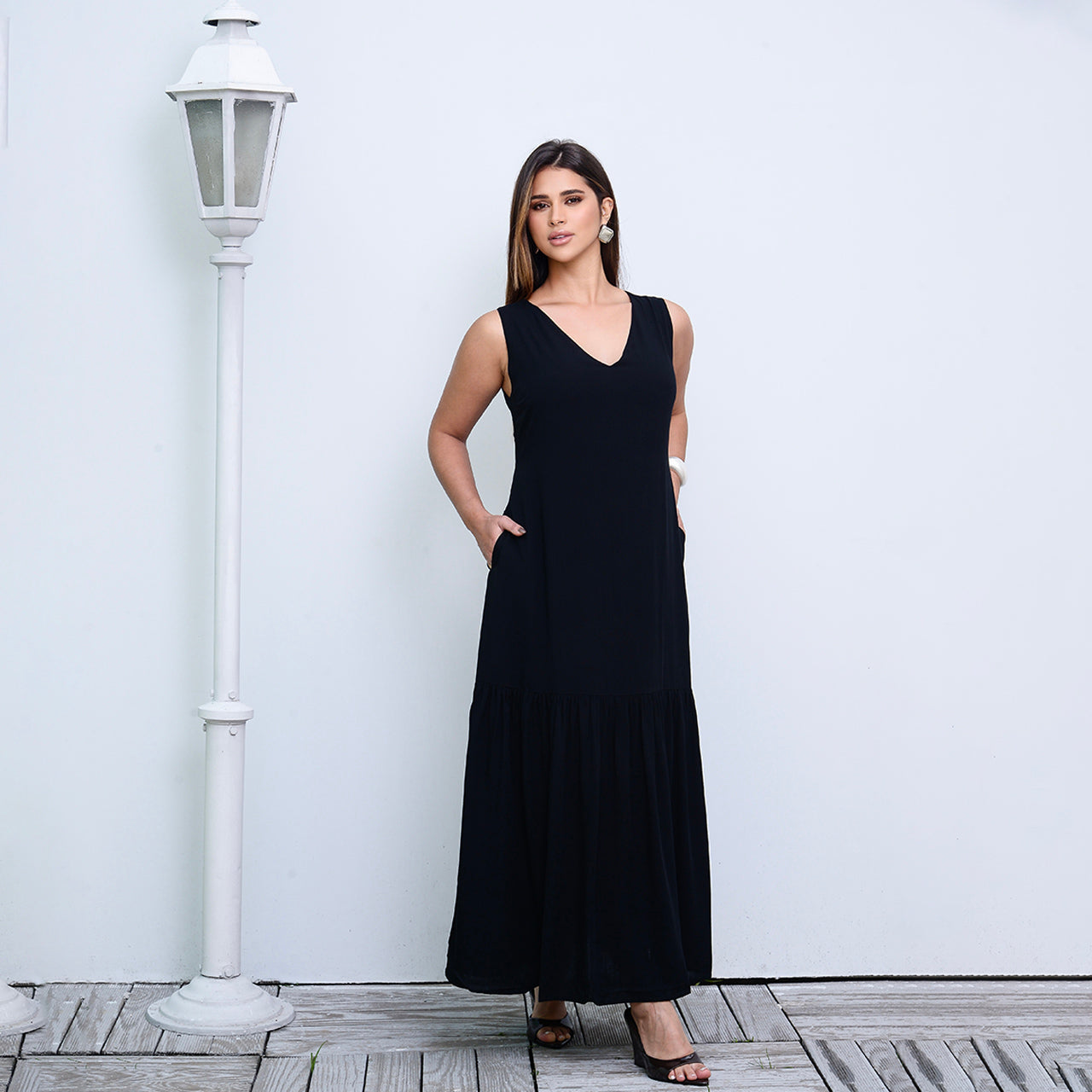 Vestido Longo com Barra Franzida BBonnie Isabelly Preto