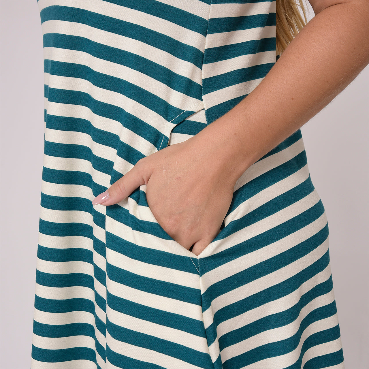 Vestido Curto Trapézio Sem Manga BBonnie Sophia Estampados