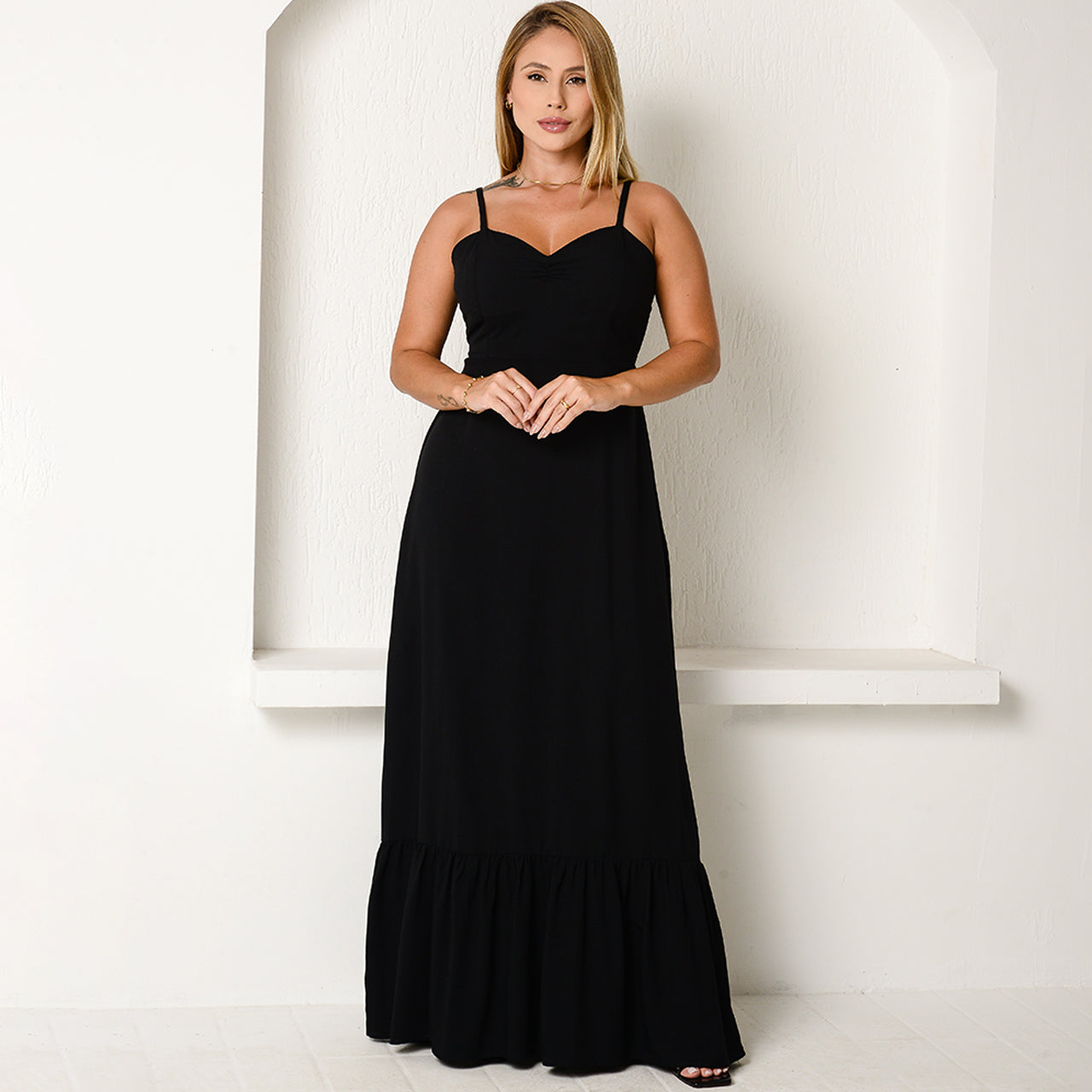 Vestido Longo com Decote nas Costas e Babado BBonnie Anelise Preto