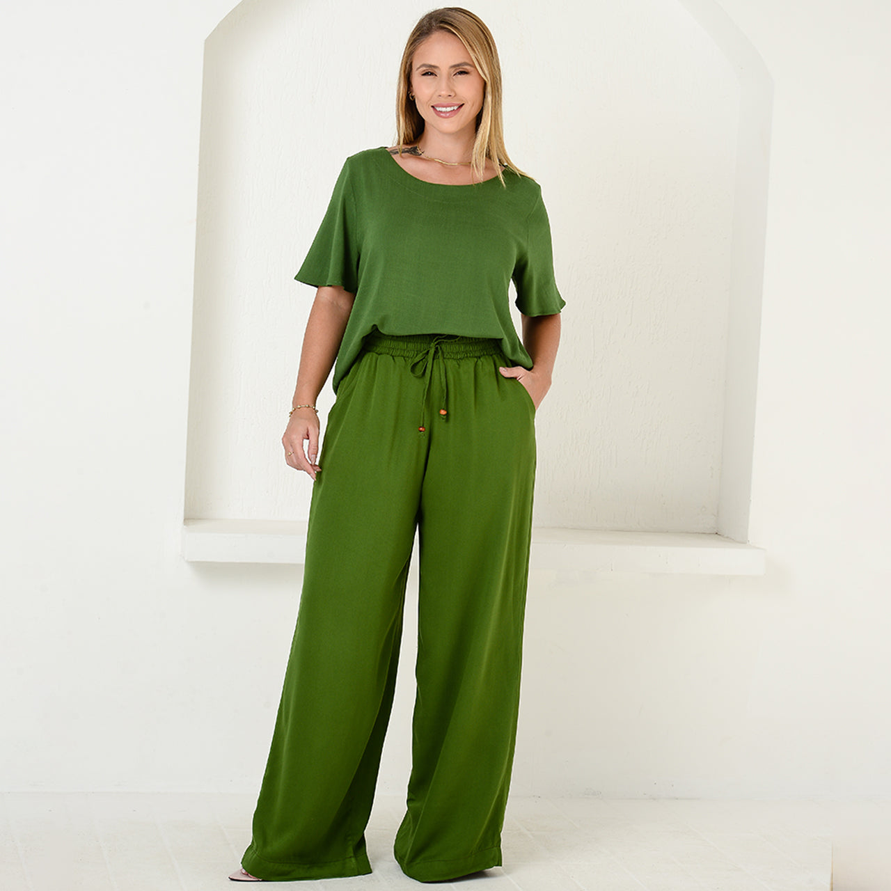 Calça Pantalona em Viscose BBonnie Manu Verde Militar