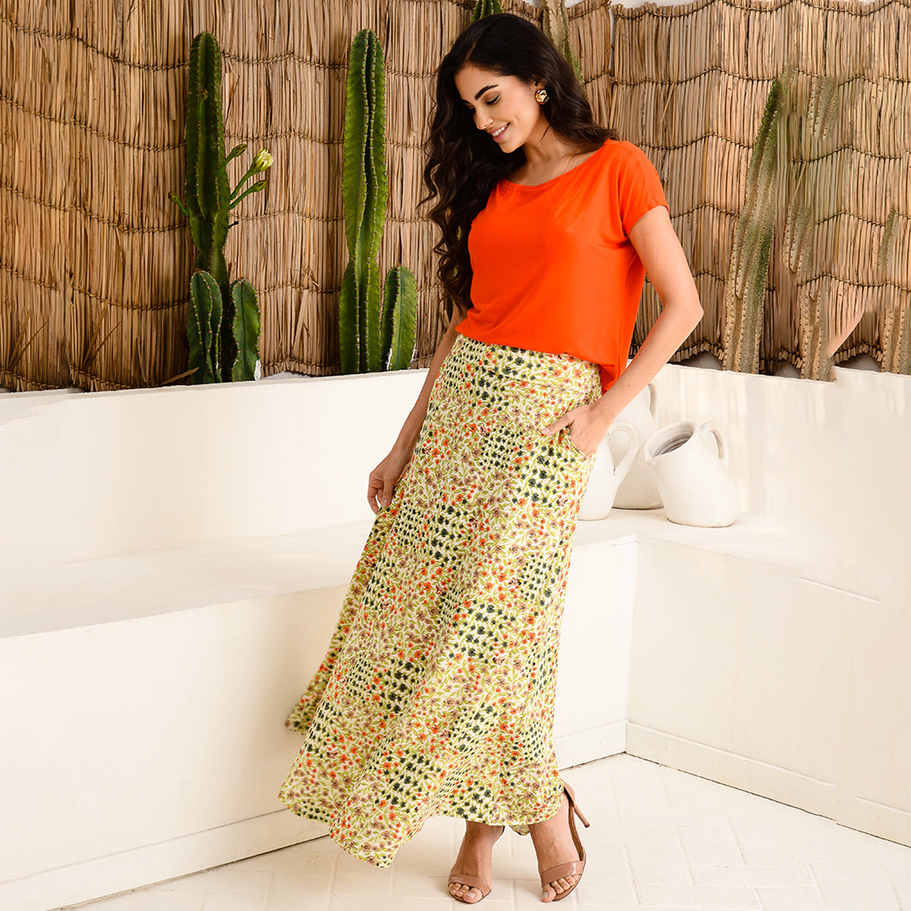 Saia Longa Assimétrica Com Bolsos BBonnie Úrsula Floral Laranja