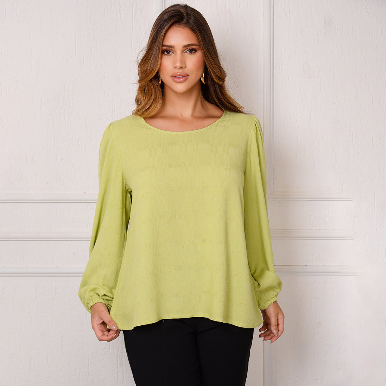 Blusa Bata Decote Redondo BBonnie Vânia B'Bonnie