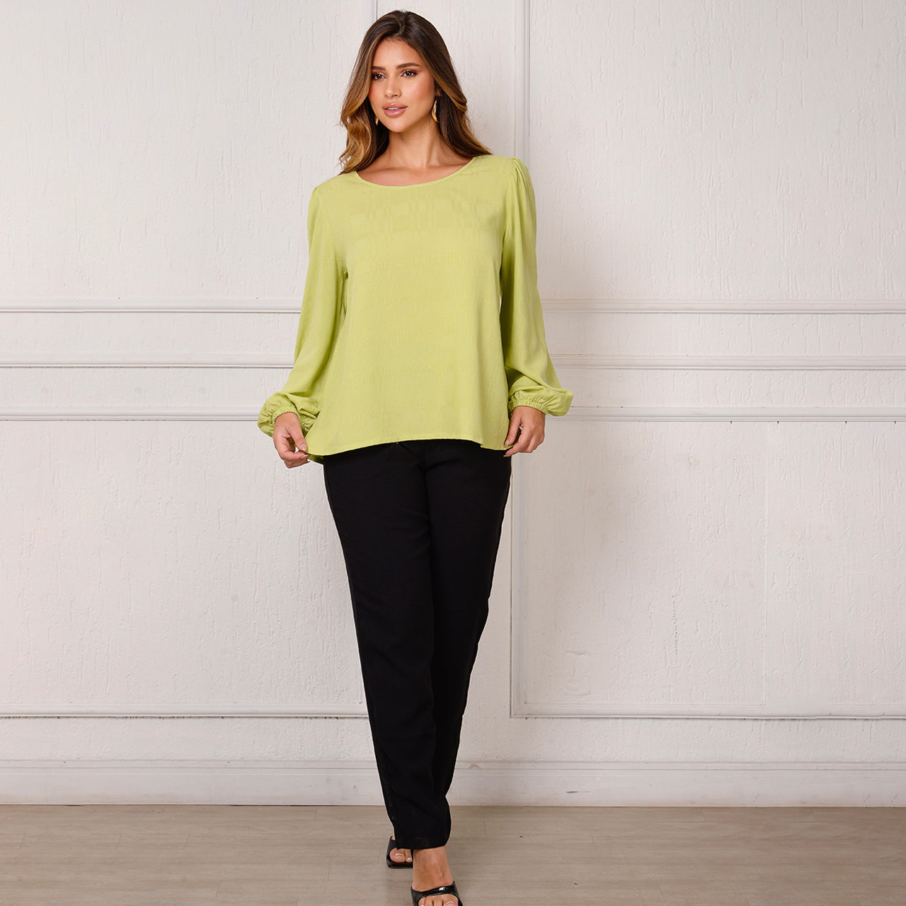 Blusa Bata Decote Redondo BBonnie Vânia B'Bonnie