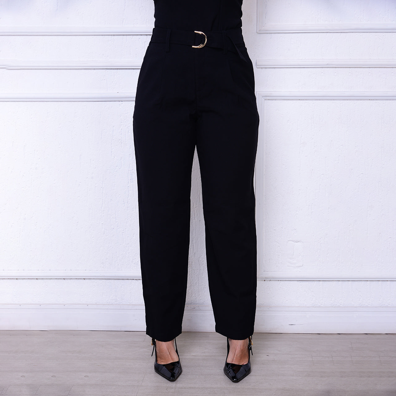 Calça Mirela BBonnie – Alfaiataria Sensorial com Cinto