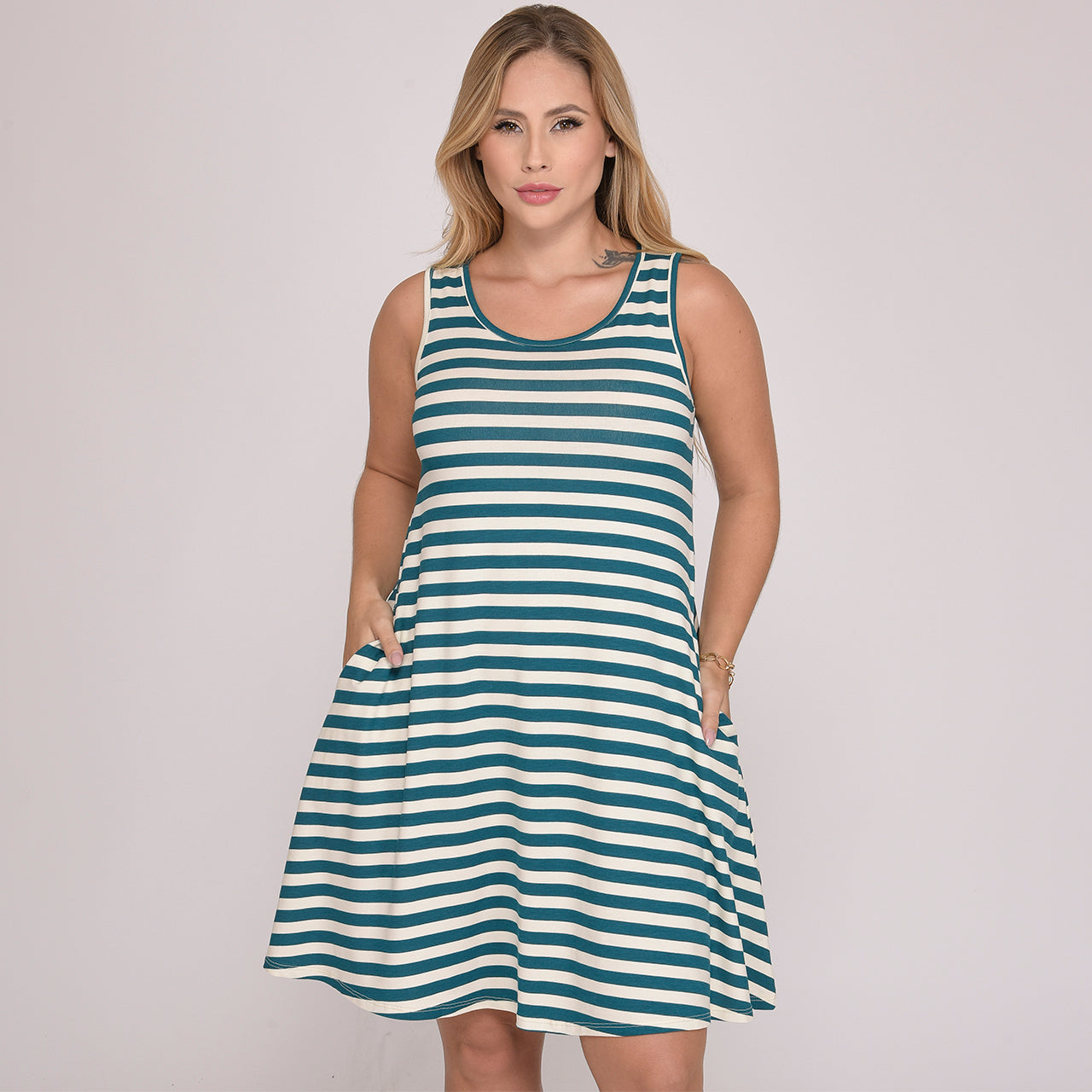 Vestido Curto Trapézio Sem Manga BBonnie Sophia Estampados