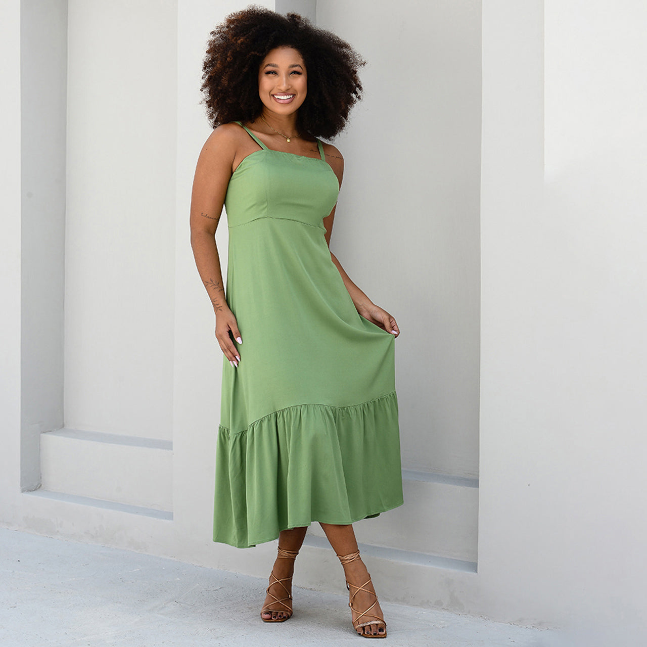 Vestido Midi com Babado na Barra BBonnie Emanuelly