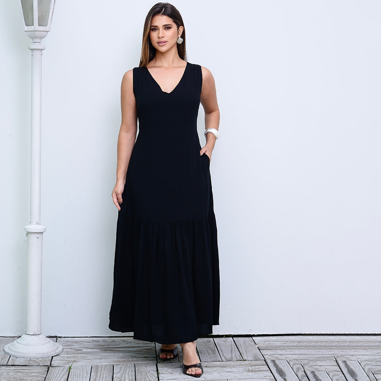 Vestido Longo com Barra Franzida BBonnie Isabelly Preto